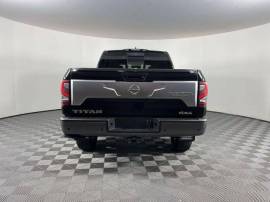 2024 Nissan Titan Platinum Reserve