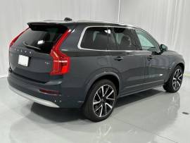 2022 Volvo XC90 T6 Momentum 7 Passenger