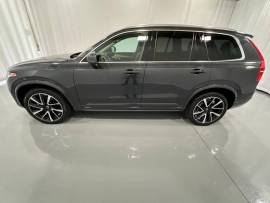 2022 Volvo XC90 T6 Momentum 7 Passenger