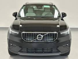 2024 Volvo XC40 B5 Ultimate Bright Theme