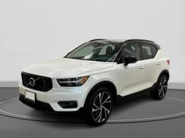 2022 Volvo XC40 T5 R-Design