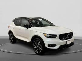 2022 Volvo XC40 T5 R-Design