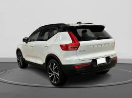 2022 Volvo XC40 T5 R-Design