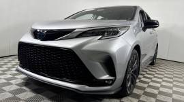 2021 Toyota Sienna XSE 7 Passenger