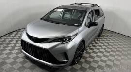 2021 Toyota Sienna XSE 7 Passenger