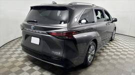 2021 Toyota Sienna Platinum 7 Passenger